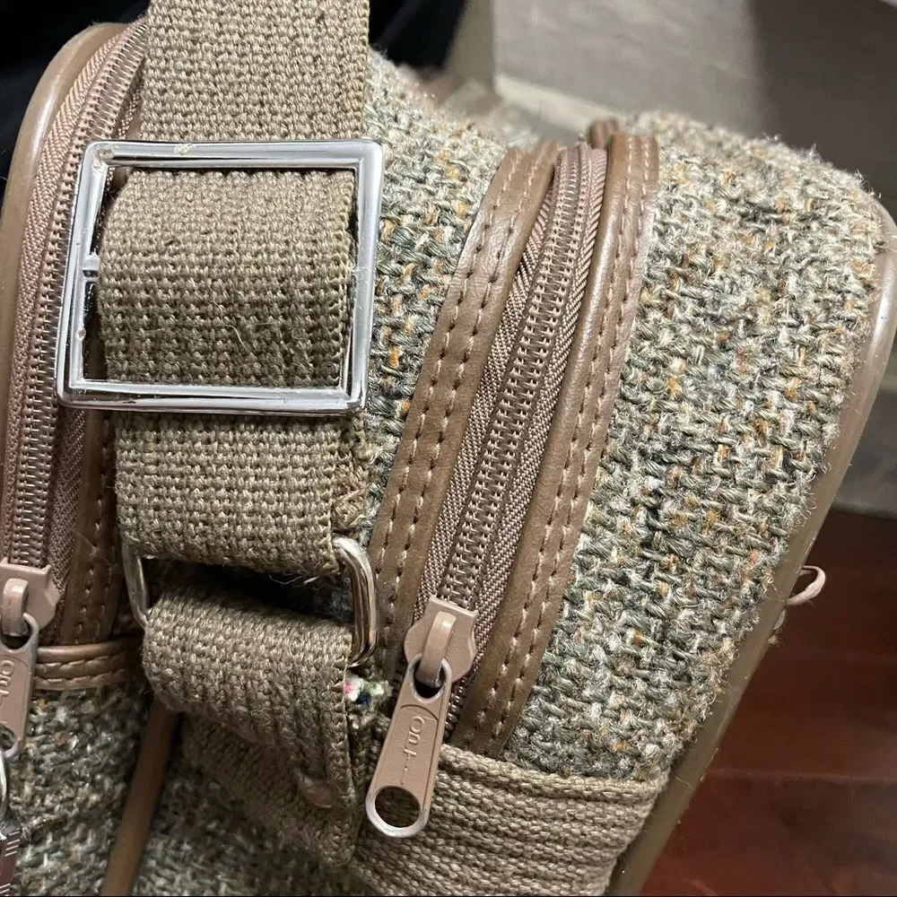 Vintage Jordache Tweed Beige Tan Weekend Carry On Overnight Bag
